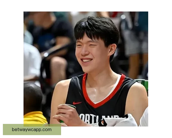 杨瀚森坦言状态挣扎渴望重返开拓者找回手感打出全新表现 杨瀚森坦言状态挣扎渴望重返开拓者找回手感打出全新表现